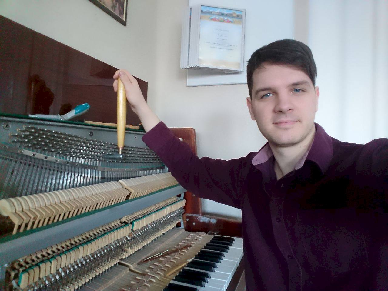 Мастер по настройке пианино Алексей